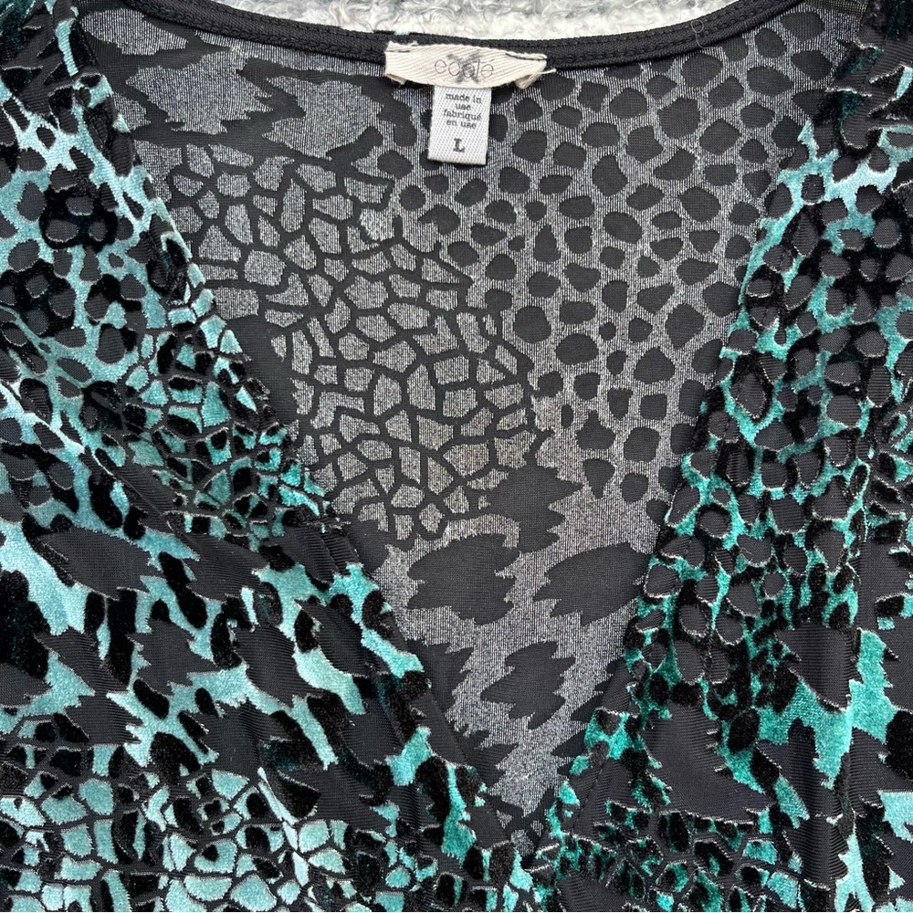 Chic Ecoleé burnout velvet Leopard Print Romper - Picture 8 of 10